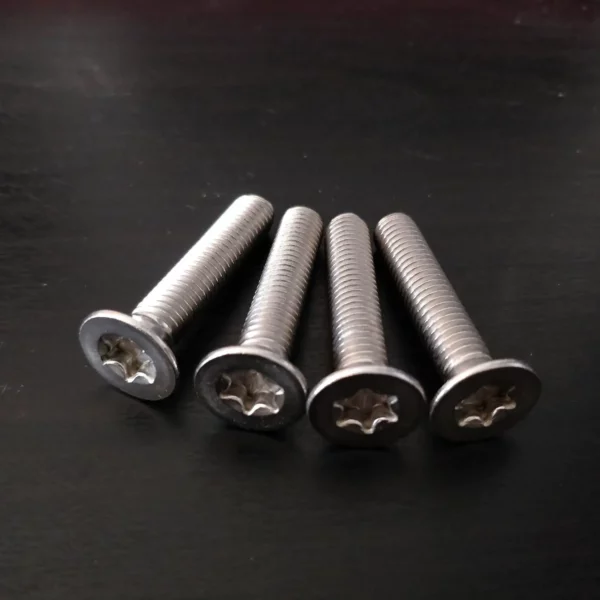 4 vis M8x40 - Inox A4 - T45