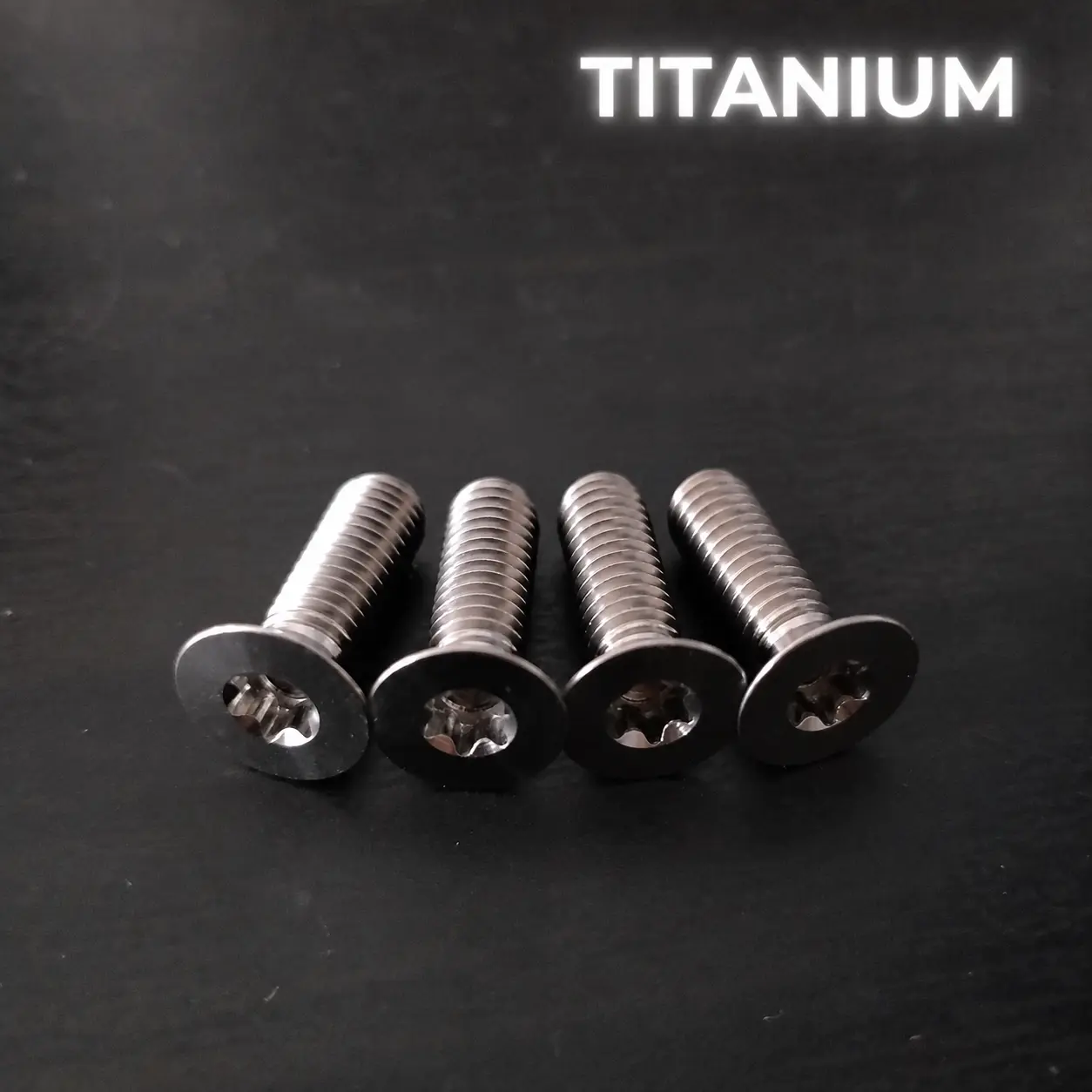 4 vis M6X20 - TITANE GR5 - T30